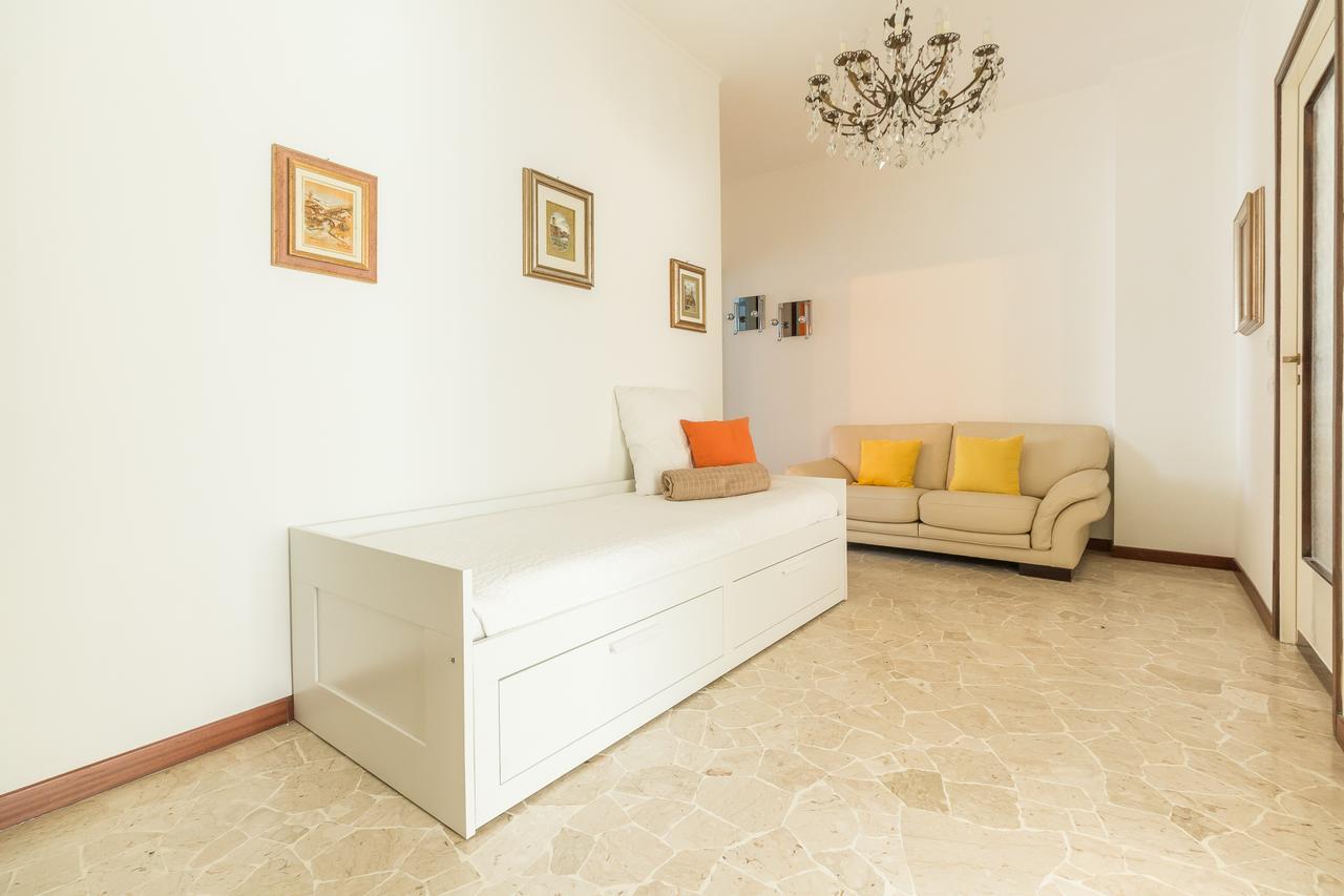 Alessia's Flat- Sondrio M3 Milão Exterior foto